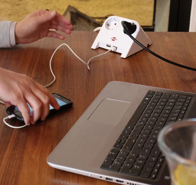 Stekkerdoos Brennenstuhl 2vdig USB 1.8m wit